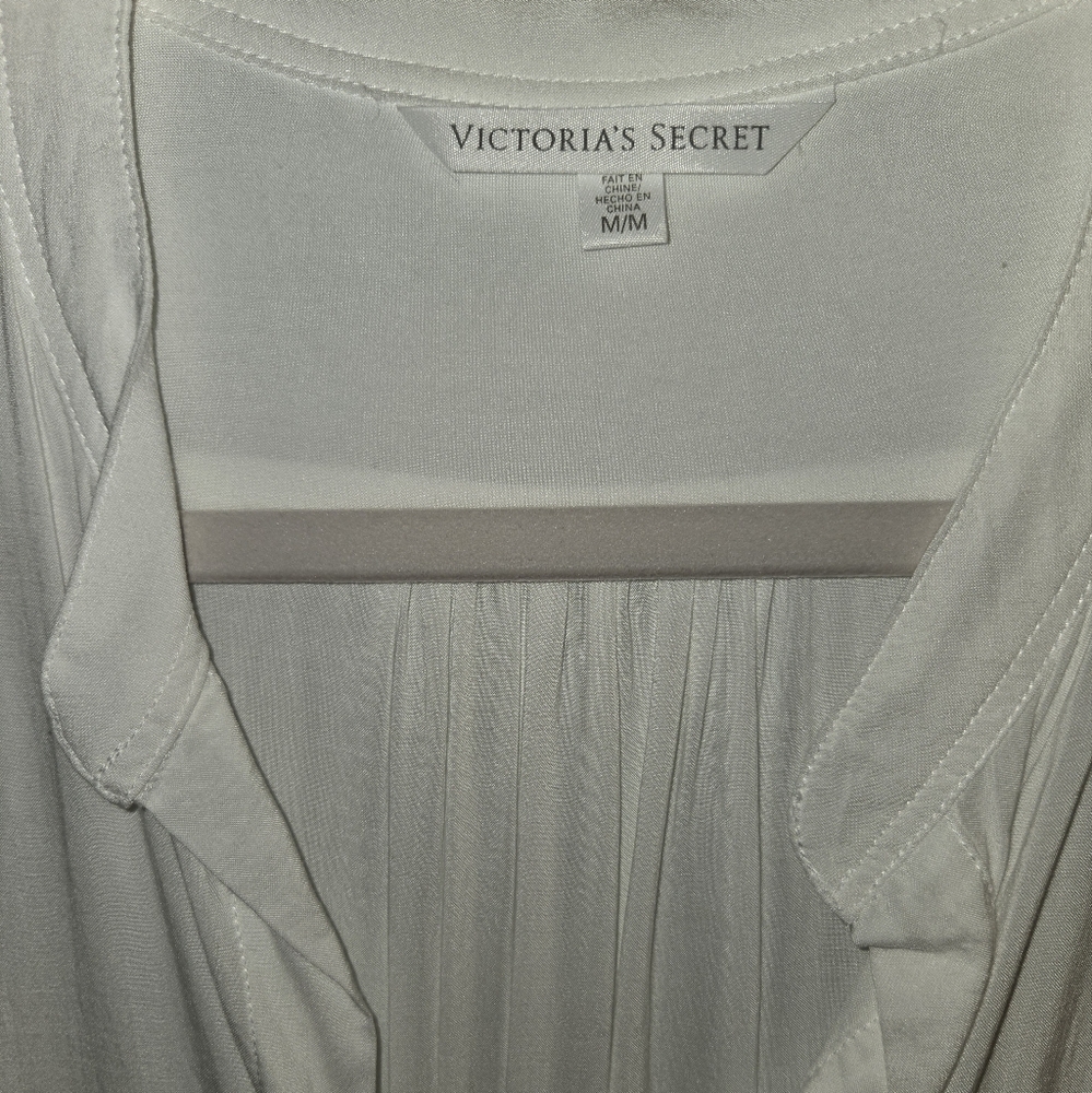 NWOT VICTORIA SECRET OVERSIZED WHITE SHEER LONG SLEEVE BLOUSE SIZE MEDIUM - Picture 2 of 4
